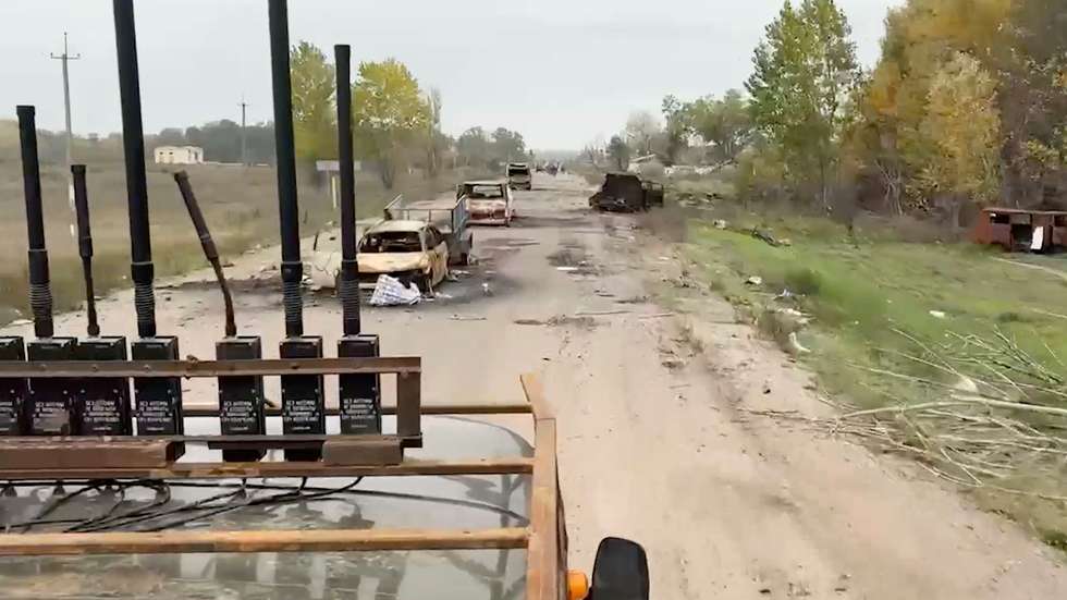 epa13339229 A still image taken from an undated handout video made available by the Press Service of the Russian Ministry of Defence on 29 October 2026 shows servicemen from the engineer-sapper units of the Russian 'Dnepr' grouping conducting reconnaissance and clearing access roads leading to the Russian-controlled city of Oleshky in the Kherson region, southern Ukraine. A localized ceasefire has been in place in the area since 04:00 Moscow time on 27 October through 22:59 Moscow time on 01 November to facilitate a humanitarian mission, brokered by US First Lady Melania Trump, aimed at delivering critical food and medical aid and enabling voluntary civilian evacuations.  EPA/RUSSIAN DEFENCE MINISTRY PRESS SERVICE HANDOUT -- MANDATORY CREDIT -- BEST QUALITY AVAILABLE -- HANDOUT EDITORIAL USE ONLY/NO SALES