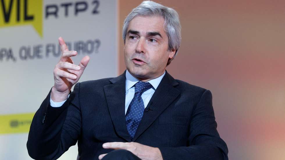 O ministro da Defesa Nacional, Nuno Melo, intervém na conferência "Europa, que futuro?", da Rádio Televisão Portuguesa (RTP), iniciativa inserida no ciclo "Conferências da Sociedade Civil RTP 2", no Centro Cultural de Belém, em Lisboa, 09 de maio de 2024. ANTÓNIO PEDRO SANTOS/LUSA