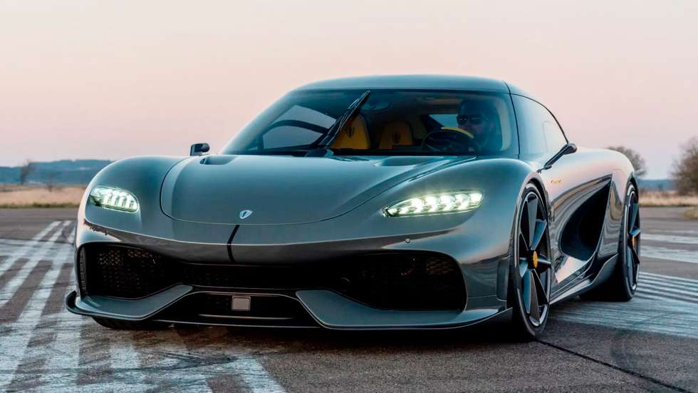 O Koenigsegg é um híbrido plug-in que já usufruía de 1727 cv, mas agora vê a potência total saltar para 2332 cv
