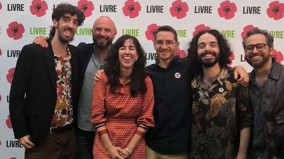 Filipe Caetano, segundo a contar da esquerda, foi candidato do Livre às europeias de 2024
