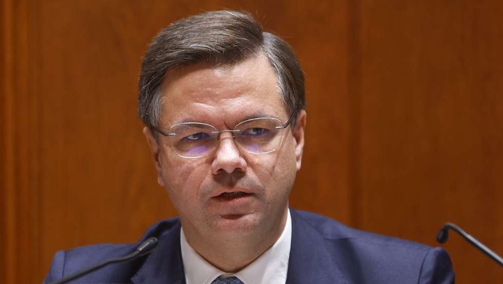 O ministro Adjunto e da Reforma do Estado, Gonçalo Matias, intervém durante a sua audição na Comissão de Orçamento, Finanças e Administração Pública, no âmbito da apreciação, na especialidade, da proposta do Orçamento do Estado, na Assembleia da República, em Lisboa, 03 de novembro de 2025. ANTÓNIO PEDRO SANTOS/LUSA