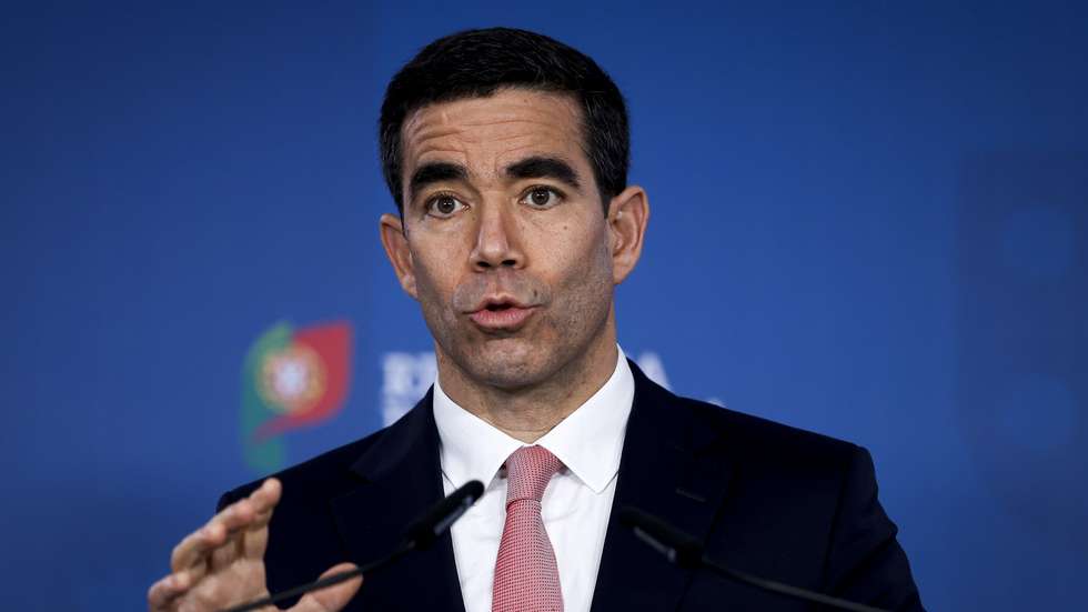 O ministro da Presidência, António Leitão Amaro, fala durante o briefing após reunião do Conselho de Ministros, no Campus XXI em Lisboa, 16 de fevereiro de 2026. FILIPE AMORIM/LUSA