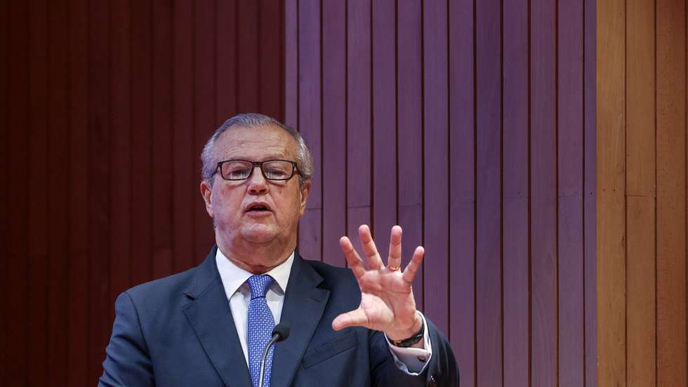 O presidente da Confederação do Turismo de Portugal, Francisco Calheiros, intervém na apresentação de um conjunto de propostas que são promotoras de crescimento, de emprego, investimento e bem-estar, que valorizam o papel da Concertação Social na definição de políticas orientadas para o desenvolvimento e para a sustentabilidade do país, na Culturgest, em Lisboa, 10 de abril de 2025. TIAGO PETINGA/LUSA