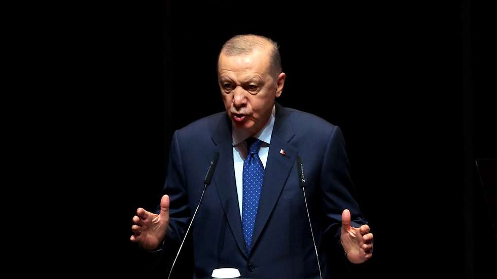 epa11885751 President of Turkey, Recep Tayyip Erdogan, gives a speech during a public lecture event in Putrajaya, Malaysia, 10 February 2025. The Turkish president is on an official visit to Malaysia from 10 to 11 February 2025.  EPA/FAZRY ISMAIL
