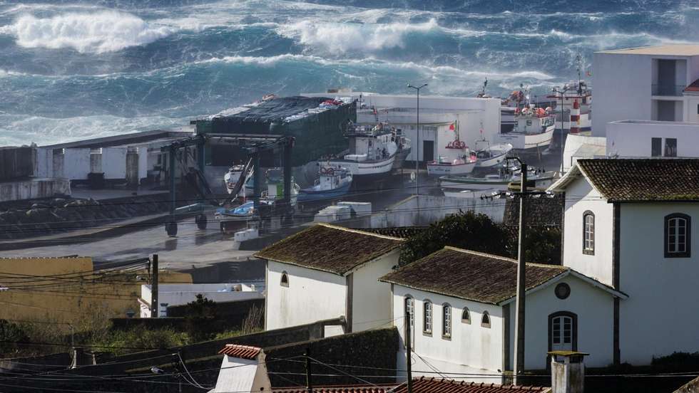Sismo teve epicentro a cerca de seis quilómetros a sul-sudeste de Altares, no concelho de Angra do Heroísmo