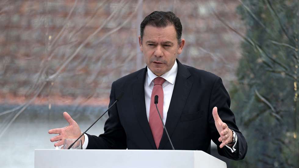 O primeiro-ministro, Luís Montenegro, discursa na sessão de inauguração da sede do BIOPOLIS, formado pelo CIBIO - Centro de Investigação em Biodiversidade e Recursos Genéticos da Universidade do Porto, pela Universidade de Montpellier (França), e pela Porto Business School, em Vila do Conde, 24 de março de 2025. O BIOPOLIS dedicar-se-á à investigação da diversidade biológica, dos ecossistemas e do meio ambiente. FERNANDO VELUDO/LUSA