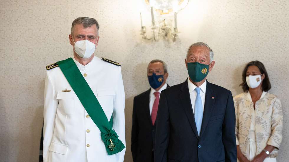 Presidente da República condecora Vice-Almirante Gouveia e Melo e o Tenente-General Eurico Craveiro