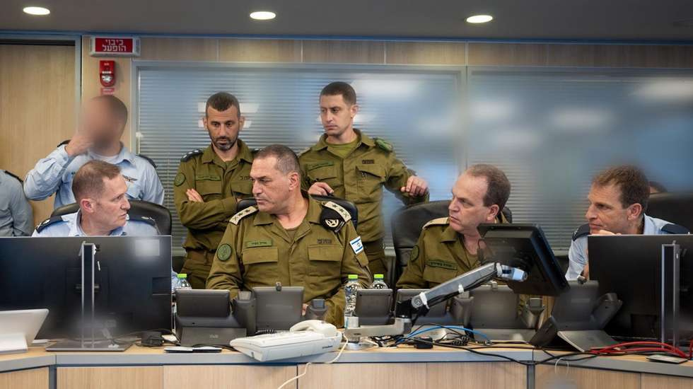 epa12172744 A handout photo made available by the Israel Defense Forces shows Chief of Staff of the Israeli Army, Eyal Zamir (C), overseeing Israeli Army attacks against Iran from the Air Force operations room in Jerusalem, Israel, 13 June 2025. Zamir warned that Israel is in the midst of 'an unprecedented historic campaign' against Iran, following an air force bombardment of dozens of Iranian military and nuclear targets in a wave of attacks.  EPA/Israel Defense Forces / HANDOUT /EDITORIAL USE ONLY/ ONLY AVAILABLE TO ILLUSTRATE THE ACCOMPANYING NEWS (MANDATORY CREDIT)HANDOUT EDITORIAL USE ONLY/NO SALES