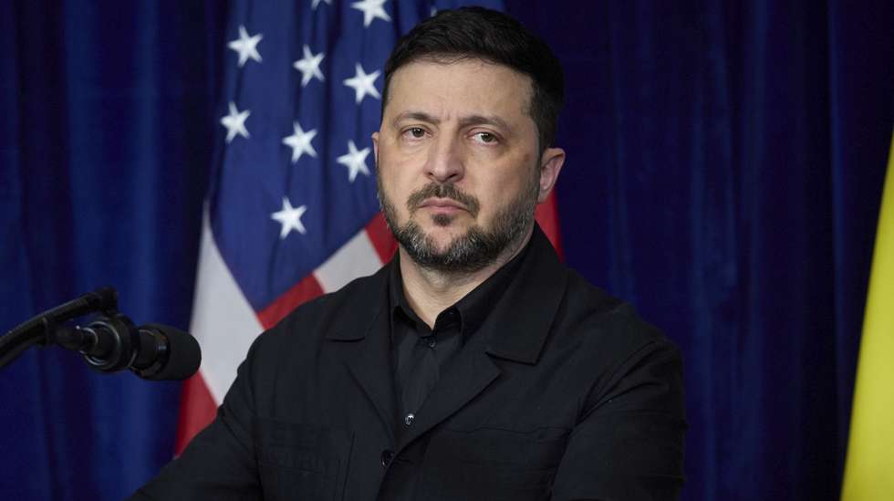 epa12616409 A handout picture made available by the Presidential Press Service shows Ukrainian President Volodymyr Zelensky attending a joint press conference with US President Donald Trump (not pictured) in Palm Beach, Florida, USA, 28 December 2025.  EPA/PRESIDENTIAL PRESS SERVICE / HANDOUT HANDOUT EDITORIAL USE ONLY/NO SALESHANDOUT EDITORIAL USE ONLY/NO SALES
