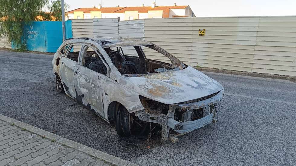Os crimes terão sido praticados nos bairros da Portela e dos Barronhos, em Carnaxide, no concelho de Oeiras
