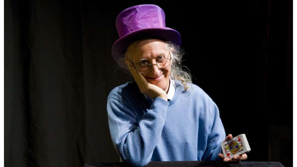 O ilusionista espanhol Juan Tamariz, considerado um dos maiores especialistas do mundo naquela arte, morreu esta terça-feira, aos 83 anos