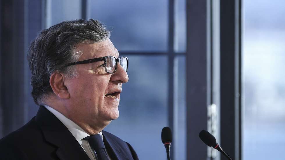 O presidente da Mesa da Assembleia Geral do Conselho da Diáspora, José Manuel Durão Barroso, discursa durante o encontro Anual do Conselho da Diáspora Portuguesa no Palácio da Cidadela, em Cascais, 21 de dezembro de 2022. RODRIGO ANTUNES/LUSA