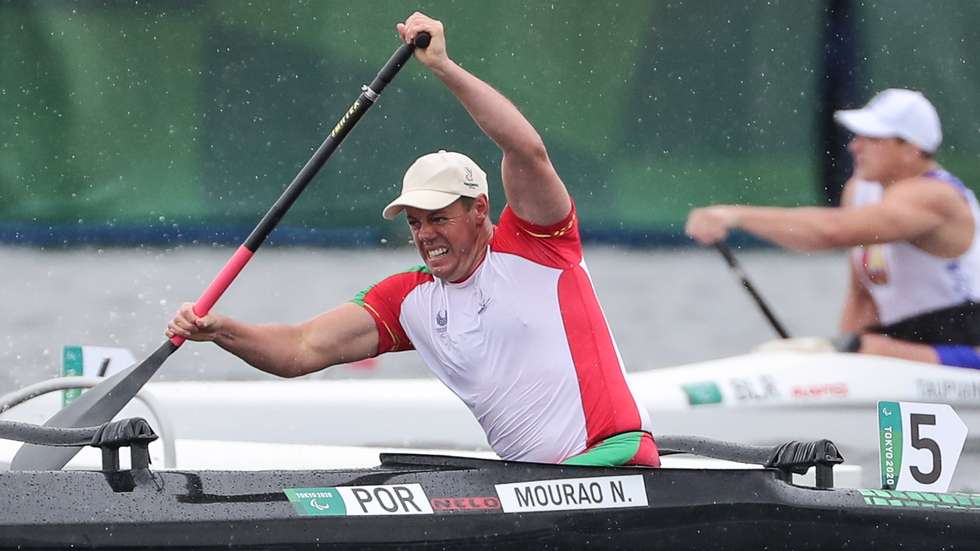 O atleta português, Norberto Mourão em ação durante a prova de canoagem masculina caiaque singular VL2 -  200 metros esta manhã na pista de canoagem de Tóquio nos jogos Paralímpicos de Toquio 2020, Japão, 2 de setembro de 2021. MIGUEL A. LOPES/LUSA