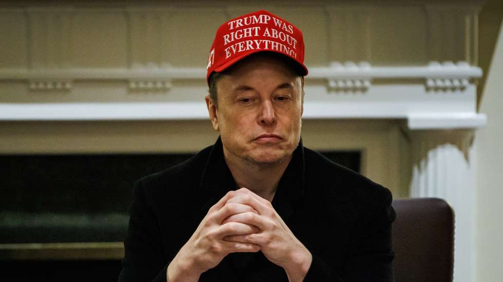 epa11985762 Elon Musk, CEO of Tesla and senior advisor to the president of the United States, attends a meeting with President Trump and members of his cabinet in the White House Cabinet Room in Washington, DC, USA, 24 March 2025.  EPA/Samuel Corum/ POOL