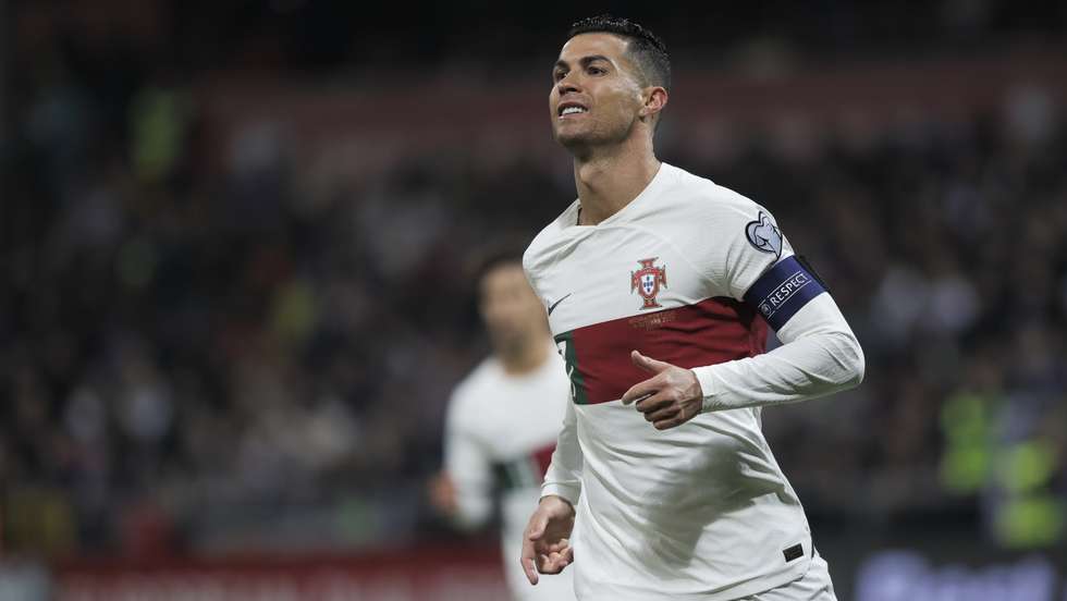 Ronaldo precisou apenas de 20 minutos para fazer mais um bis pela Seleção e tornar-se o melhor marcador desta fase de qualificação a par de Lukaku com nove golos