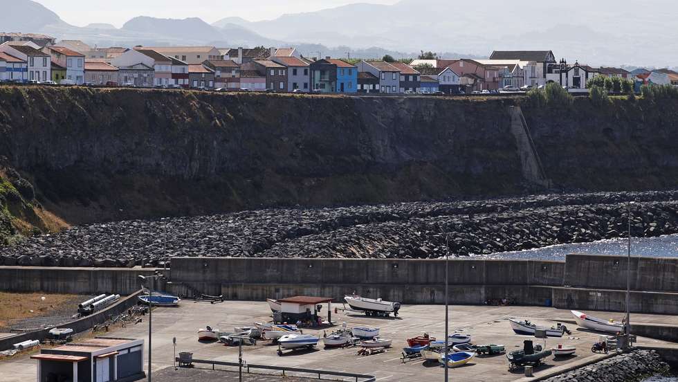 Porto de pesca da freguesia de Rabo de Peixe. Ribeira Grande, 02 de agosto de 2025. NUNO VEIGA/LUSA