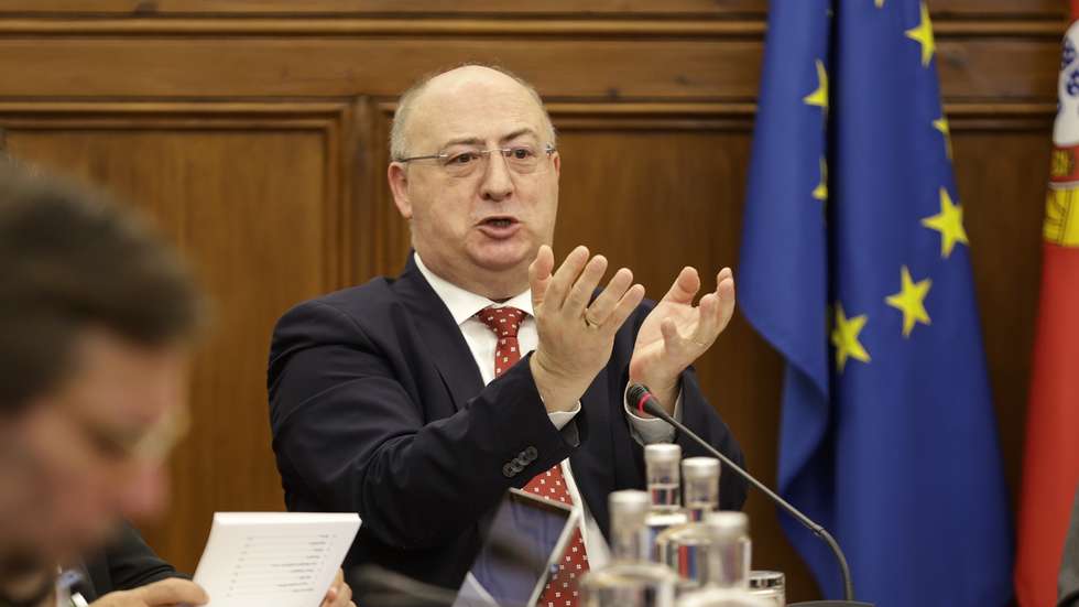 O ministro da Agricultura e Mar, José Manuel Fernandes, intervém durante a sua audição na Comissão de Agricultura e Pescas, na Assembleia da República, em Lisboa, 21 de janeiro de 2026. MARCOS BORGA/LUSA