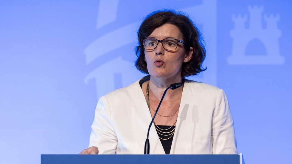 A ministra da Presidência, Mariana Vieira da Silva, intervém durante uma conferência de imprensa após a reunião do Conselho de Ministros dedicado à temática da Ciência, em Aveiro, 6 de julho de 2023. JOSÉ COELHO/LUSA
