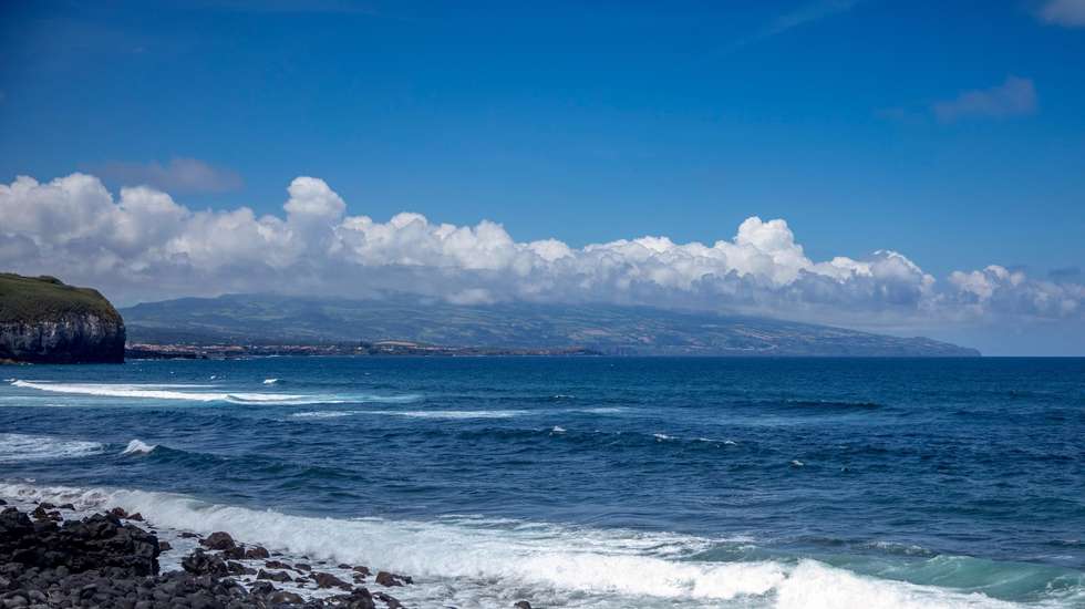 Praia de Santa Bárbara na Ribeira Grande, Ilha de São Miguel, Açores