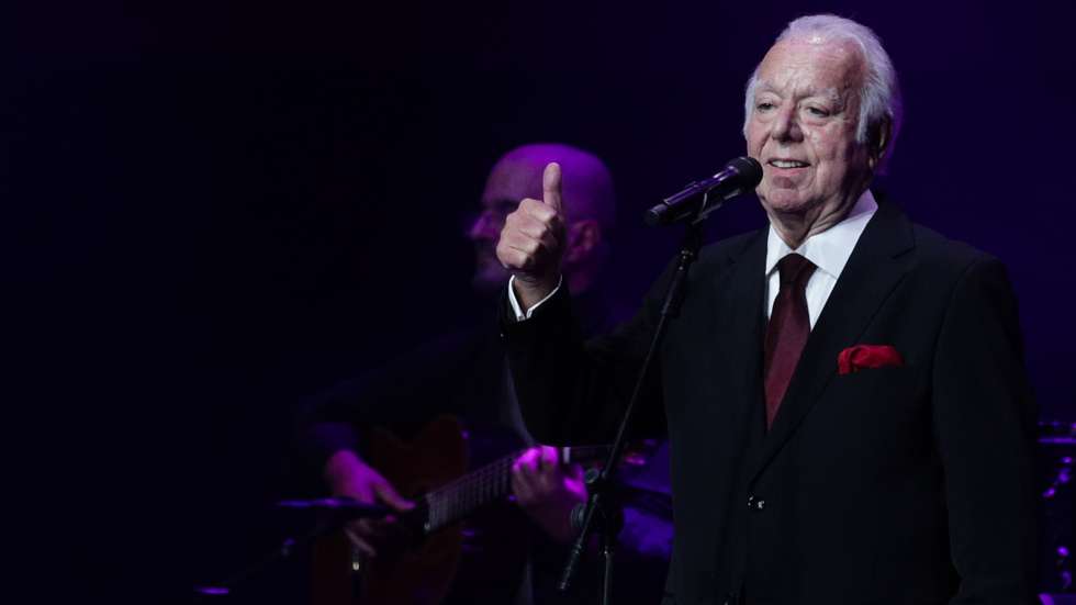 O fadista Carlos do Carmo durante a sua atuação no último concerto da sua carreira de mais de 50 anos, "Carlos do Carmo: Obrigado", no Coliseu de Lisboa, 09 de novembro de 2019. TIAGO PETINGA/LUSA