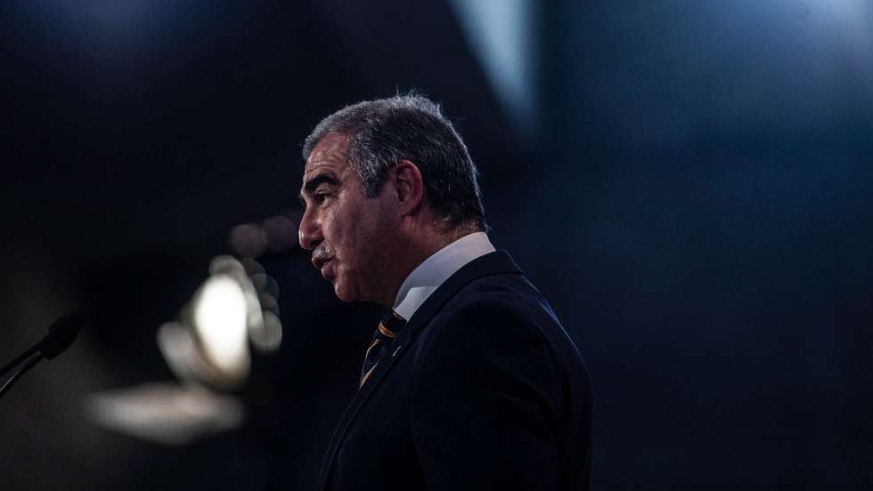 O Presidente do PSD Açores, Jose Manuel Bolieiro, durante o encerramento do 26 congresso regional do PSD/Açores ,no Pavilhao do Mar, em Ponta Delgada, na Ilha de Sao Miguel, 27 de Outubro de 2024 EDUARDO COSTA/LUSA