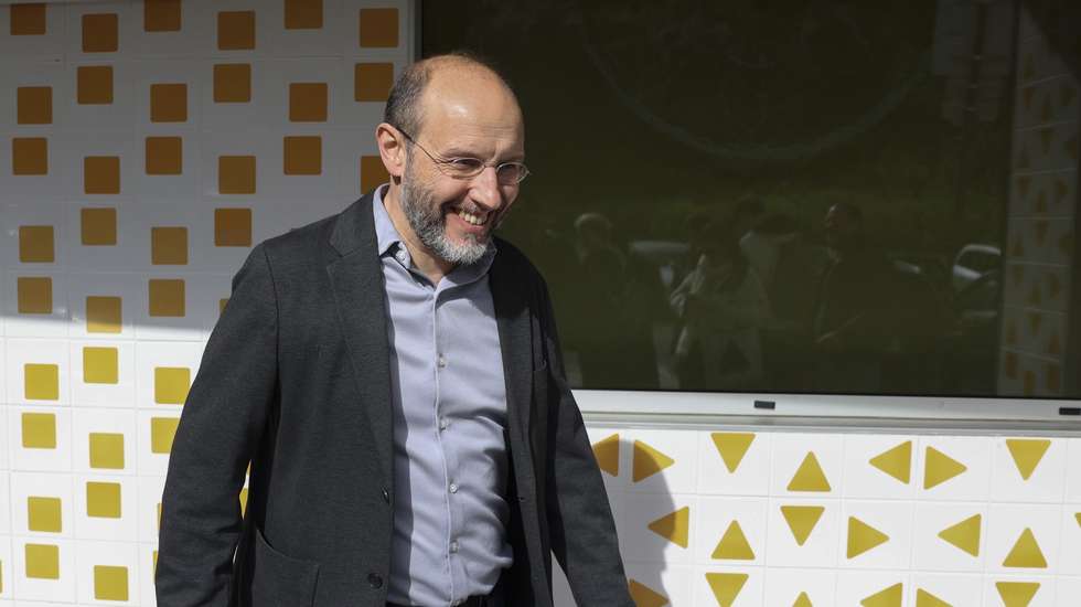 O porta-voz do Livre, Rui Tavares, durante uma ação do Livre na visita à creche "Centro Infantil Maria de Monserrate em Lisboa para a campanha para as eleições de 10 de março. 1 de março de 2024. MIGUEL A. LOPES/LUSA
