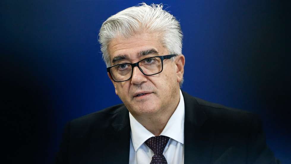O secretário de Estado Adjunto e da Saúde, António Lacerda Sales, durante a conferência de imprensa diária sobre o novo coronavírus (covid-19), realizada no Ministério da Saúde, em Lisboa, 20 de novembro de 2020. Portugal contabiliza hoje mais 61 mortos relacionados com a covid-19 e 6.489 novos casos de infeção com o novo coronavírus, segundo o boletim epidemiológico da Direção-Geral da Saúde (DGS). RODRIGO ANTUNES/POOL/LUSA