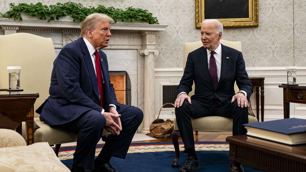 epa11718874 US President Joe Biden (R) and President-elect Donald Trump during a meeting in the Oval Office of the White House in Washington, DC, USA, 13 November 2024. Biden will argue in favor of continued US aid to Ukraine during the transition to President-elect Donald Trump's administration, according to national security advisor Jake Sullivan.  EPA/AL DRAGO / POOL