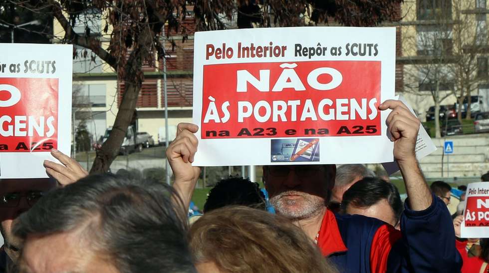Plataforma considera implementação das portagens "injusta" e apontou o seu contributo para a redução da competitividade na região