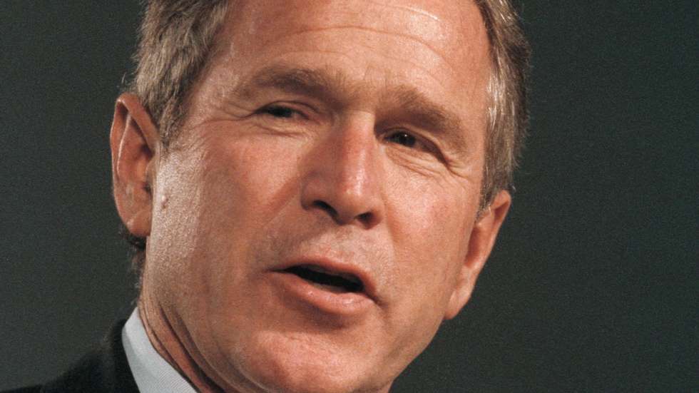 “Mulheres e raparigas afegãs sofrerão danos indescritíveis. É um erro”, advertiu George W. Bush