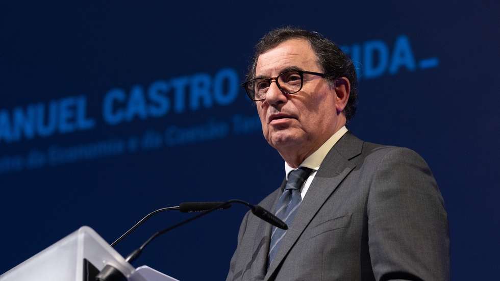 O ministro da Economia e da Coesão Territorial, Manuel Castro Almeida, intervém durante a  sessão de abertura do Plano de Recuperação e Resiliência (PRR) “Loading – O 10.º pedido de pagamento carrega-se agora”, em Lisboa, 28 de julho de 2026. ANTÓNIO COTRIM/LUSA