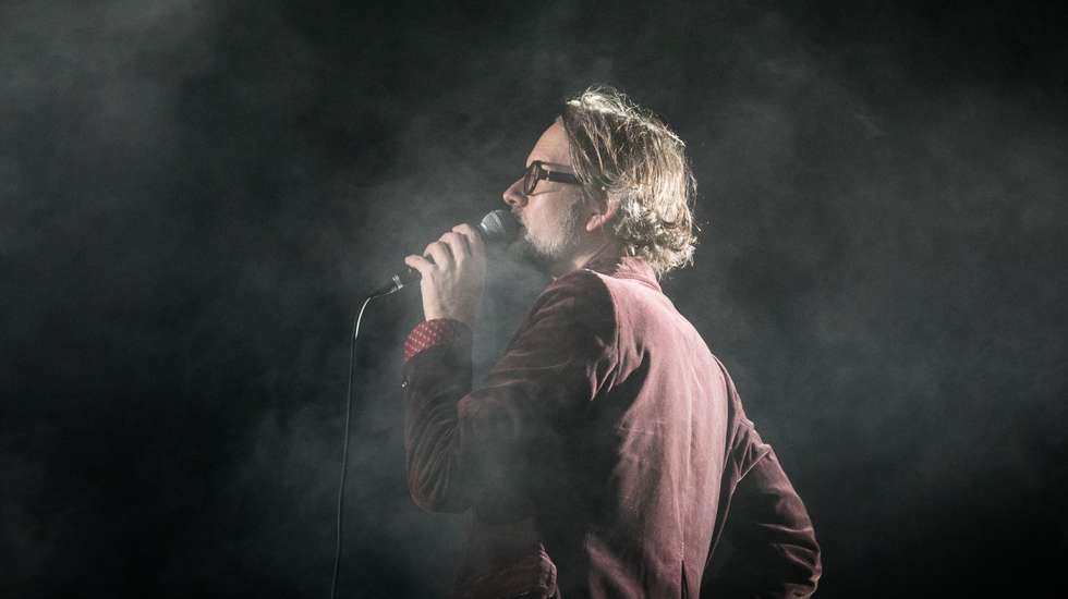 O britânico Jarvis Cocker, antigo vocalista dos Pulp agora "a solo" (com o seu projeto Jarv Is), era um dos destaques do festival este verão
