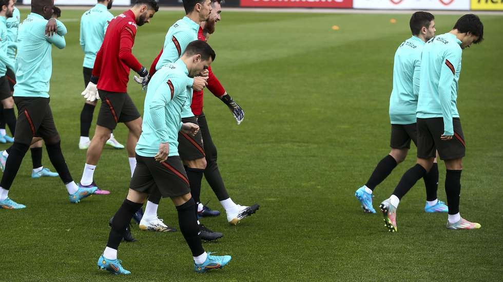 A seleção nacional de futebol durante uma sessão de treino na Cidade do Futebol, em Oeiras
