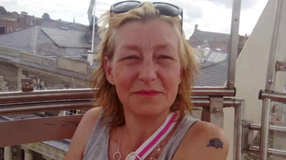 Dawn Sturgess morreu com 44 anos, dez dias depois da exposição ao agente Novichok. Foto captada da rede social Facebook pela imprensa britânica