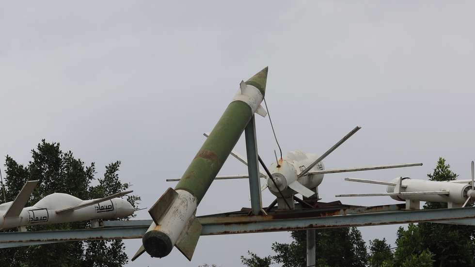 epa11972491 A display of Houthis-made mock missile and drones at a square in Sana'a, Yemen, 18 March 2025. Yemen’s Houthis have claimed to have targeted the USS Harry S. Truman carrier group with cruise missiles and drones in the northern Red Sea in response to the US airstrikes against their positions in several cities across war-torn Yemen, Houthi military spokesman Yahya Sarea said in a statement.  EPA/YAHYA ARHAB