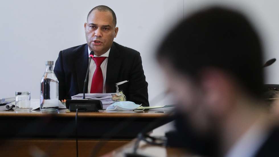 O diretor do Departamento de Risco Global, Carlos Brandão, fala perante a Comissão Eventual de Inquérito Parlamentar às perdas registadas pelo Novo Banco e imputadas ao Fundo de Resolução, na Assembleia da República, em Lisboa, 26 de maio de 2021. TIAGO PETINGA/LUSA