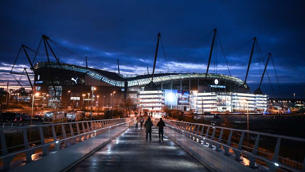 Manchester City já tinha sido castigado pela UEFA com exclusão das provas internacionais mas recursos do clube acabaram por "suspender" a pena
