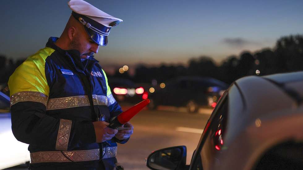 Ação de fiscalização da Unidade Nacional de Trânsito da GNR na A12 — Portagens de Pinhal Novo, sentido Norte/Sul. Pinhal Novo, 29 de dezembro de 2025. RUI MINDERICO/LUSA