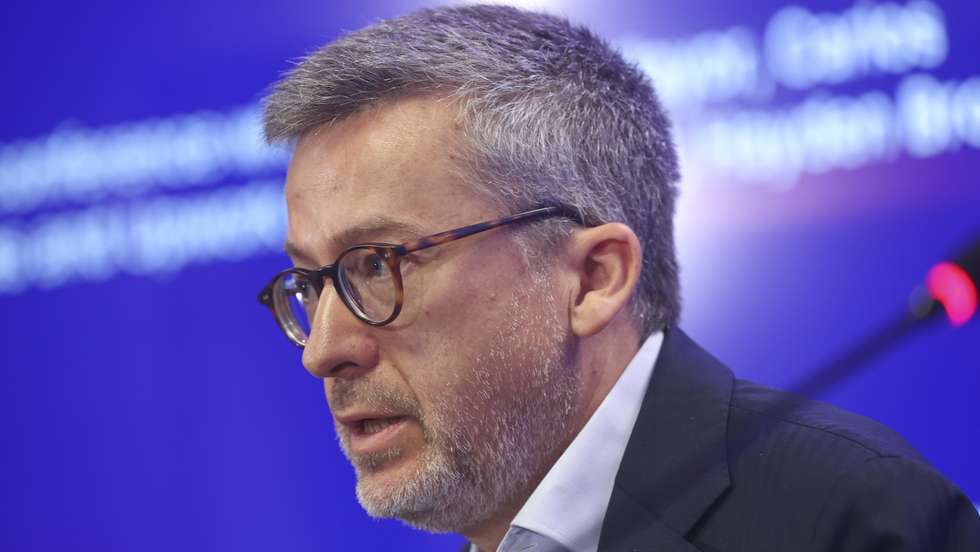 epa12520008 Lisbon Mayor Carlos Moedas attends a press conference at Web Summit Lisbon 2025 in Lisbon, Portugal, 12 November 2025. Web Summit 2025, considered the world’s largest technology conference, runs from 10 to 13 November.  EPA/ANTONIO PEDRO SANTOS