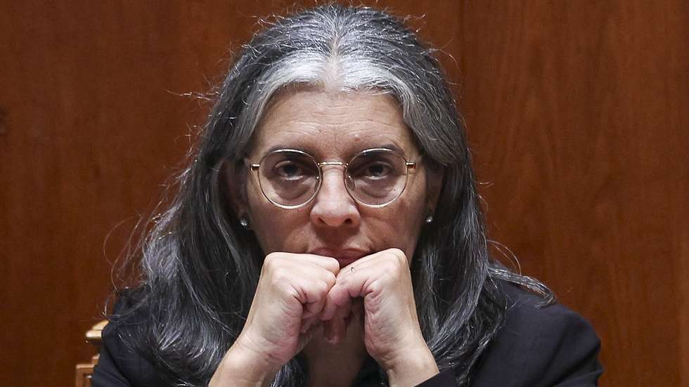 A secretária de Estado da Igualdade e Migrações, Isabel Almeida Rodrigues, durante a interpelação ao Governo pelo Bloco de Esquerda, Resolver o impasse nas negociações com os profissionais de saúde, na Assembleia da República em Lisboa, 07 de dezembro de 2023. TIAGO PETINGA/LUSA