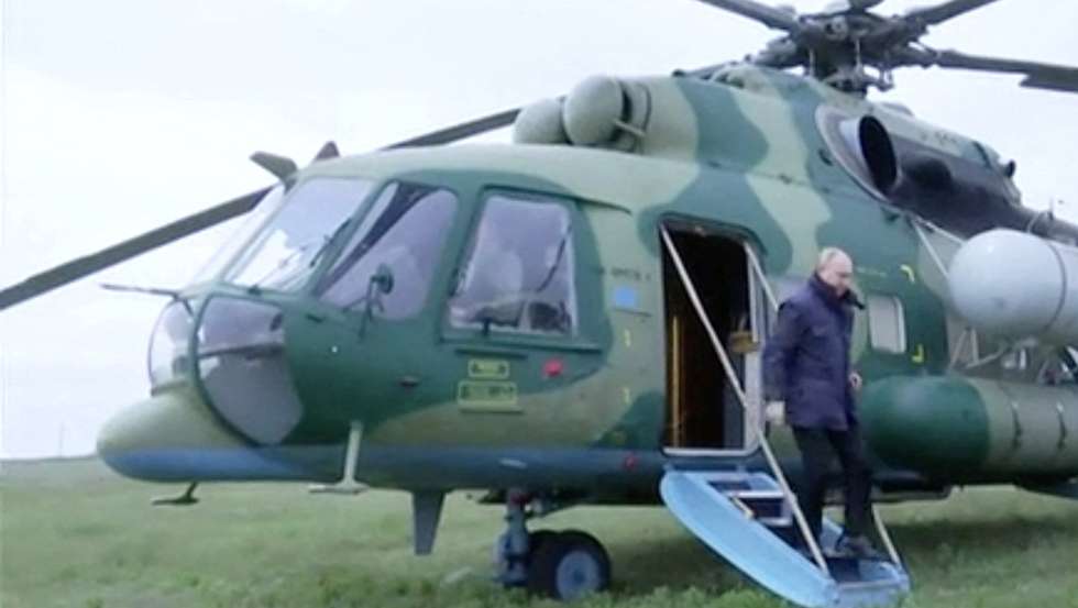 Putin visita soldados russos em Kherson