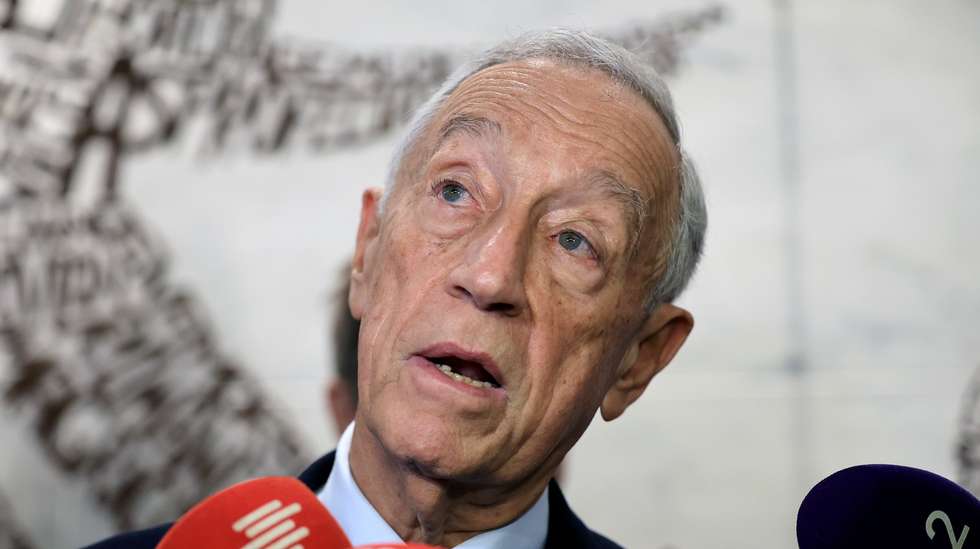 Marcelo Rebelo de Sousa, Presidente da República, fala à comunicação social antes da cerimónia de encerramento da 26.ª edição Correntes d'Escritas, no Cine-Teatro Garrett, na Póvoa de Varzim, 22 de fevereiro de 2025. ESTELA SILVA/LUSA