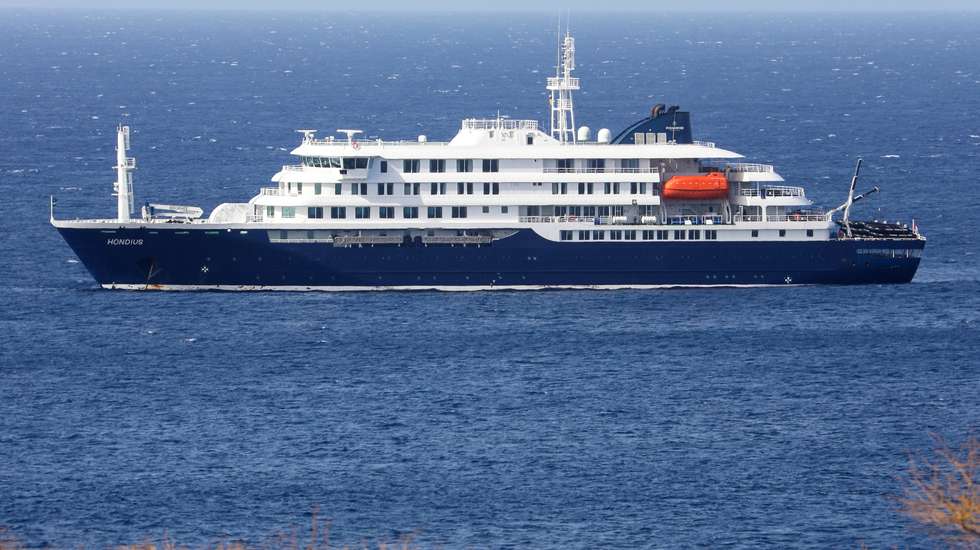 The Dutch cruise ship MS Hondius, where, following the outbreak of acute respiratory syndrome on board, three people have died and three others are showing symptoms. The ship is anchored off the coast of the city of Praia, on the island of Santiago, Cape Verde, 04 May 2026. The MS Hondius entered Cape Verdean waters on Sunday, and the archipelago’s health authorities are monitoring it following an international notification of a respiratory disease outbreak on board, with severe cases and deaths reported. ELTON MONTEIRO/LUSA