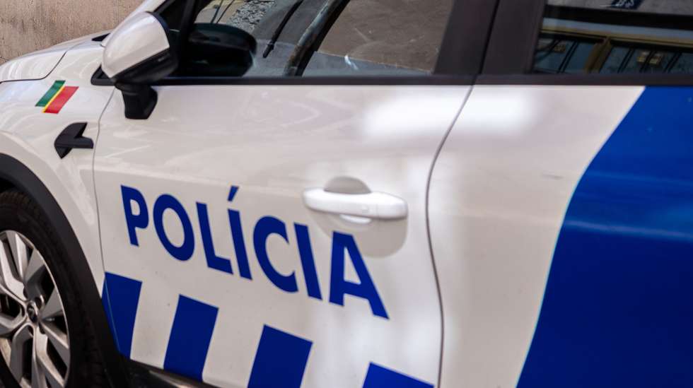 Utensílios para corte e acondicionamento de droga também constam da apreensão feita pela força policial