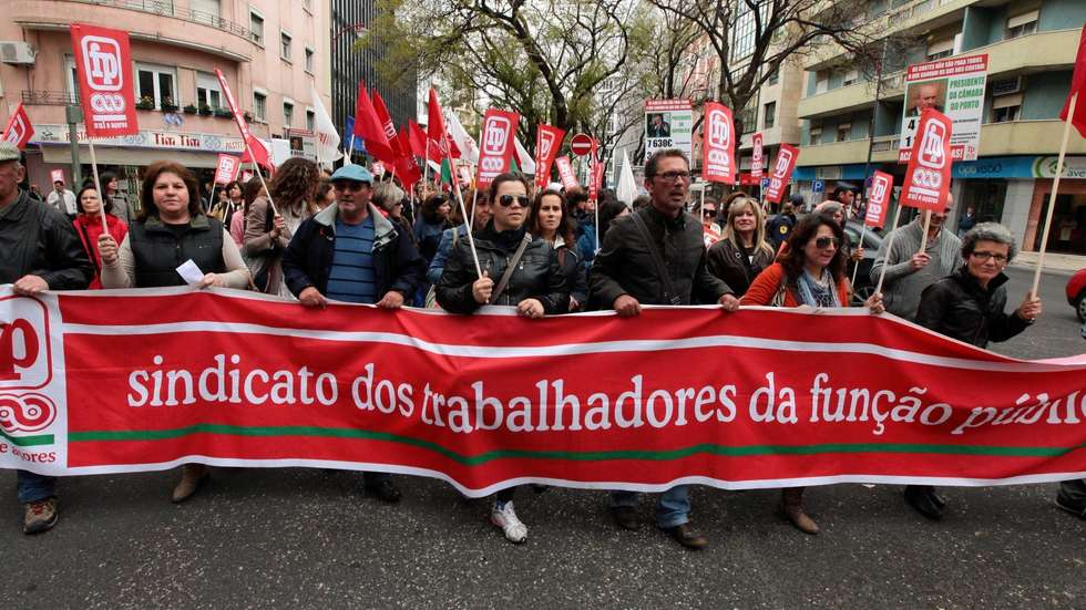 A falta de pessoal em muitos serviços públicos tem sido uma das queixas dos sindicatos