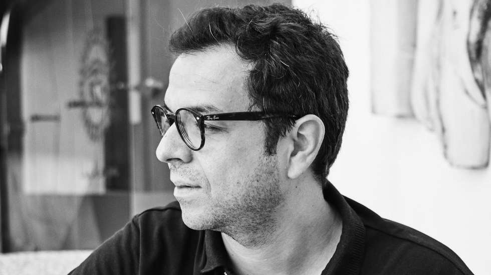 Humberto Brito lê o texto de Flaubert sob o signo e a configuração do vitral, daí extraindo a seguinte premissa: o que ilumina é também iluminado e é, aliás, o ser iluminado que permite que ilumine