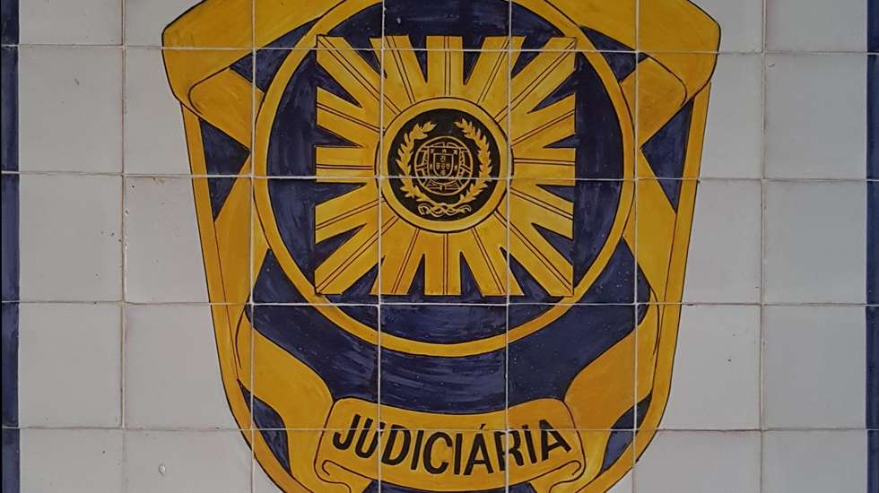 O homem foi detido através do Departamento de Investigação Criminal da Polícia Judiciária (PJ) dos Açores