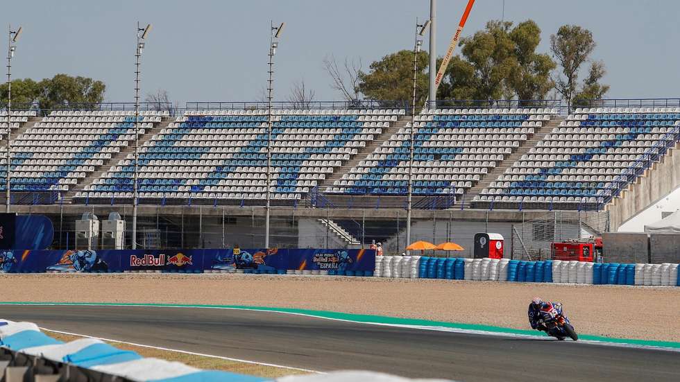 epa08551674 US Moto2 rider Joe Roberts (Tennor American Racing) during the free training session held at Jerez circuit in Jerez de la Frontera, Spain, 17 July 2020. Spain's Red Bull Grand Prix Moto GP Jerez will take place from 17-19 July 2020 at Jerez-Angel Nieto circuit.  EPA/ROMAN RIOS