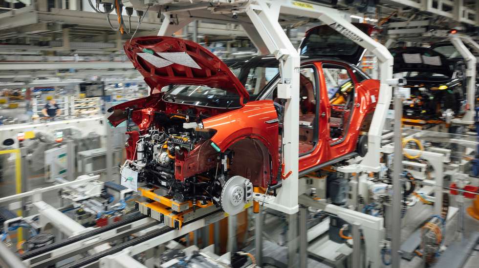 A Volkswagen apostou na MEB para deixar para trás o fantasma do Dieselgate. Agora vê a produção de Zwickau assombrada pela falta de cablagens