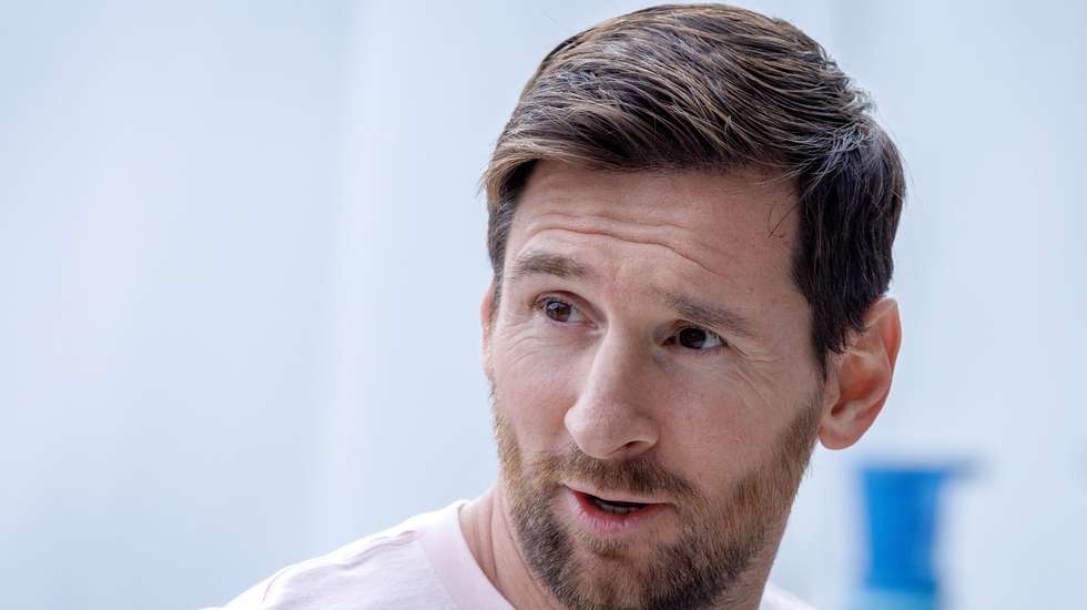epaselect epa12431414 Inter Miami FC forward Lionel Messi arrives at the stadium before the MLS soccer match between Inter Miami vs New England Revolution in Fort Lauderdale, Florida, USA, 04 October 2025.  EPA/CRISTOBAL HERRERA-ULASHKEVICH